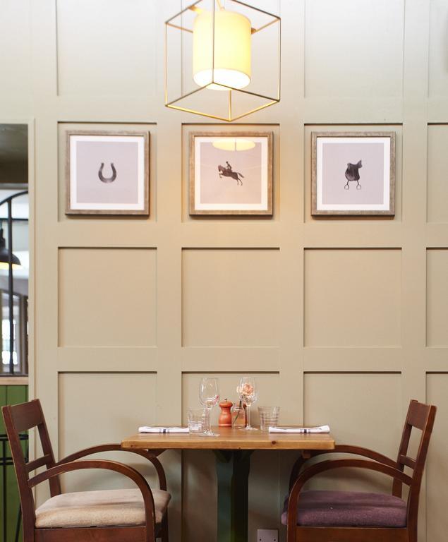 The Bear Esher Exterior photo